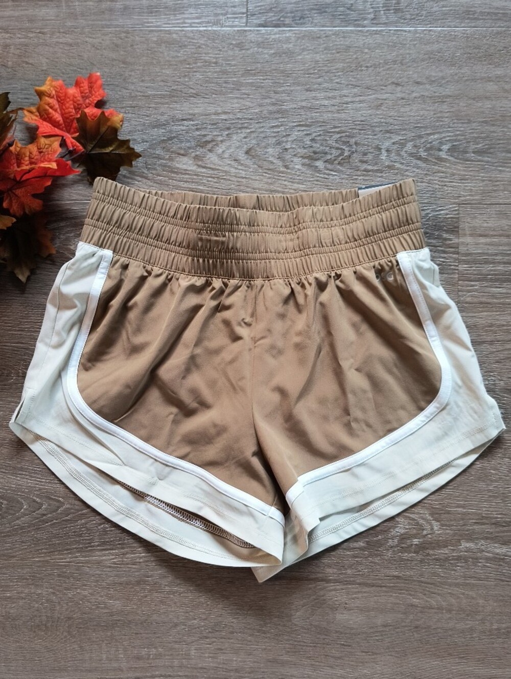 NWT DSG Shorts High Rise Stride Light Brown White Size XS Women's